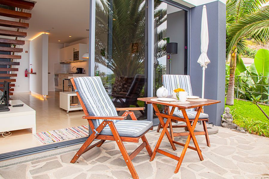 Outdoor Frangipani Apartment