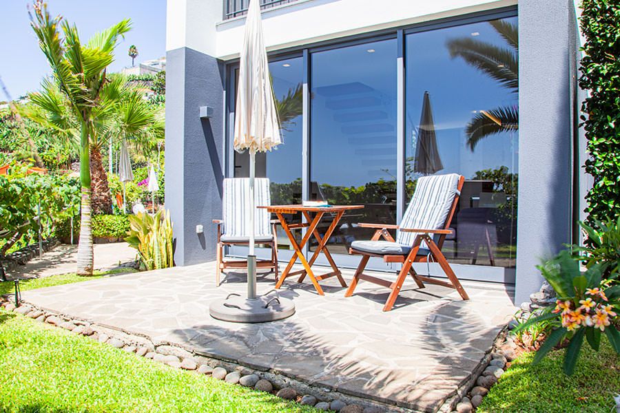 Frangipani Apartment garden